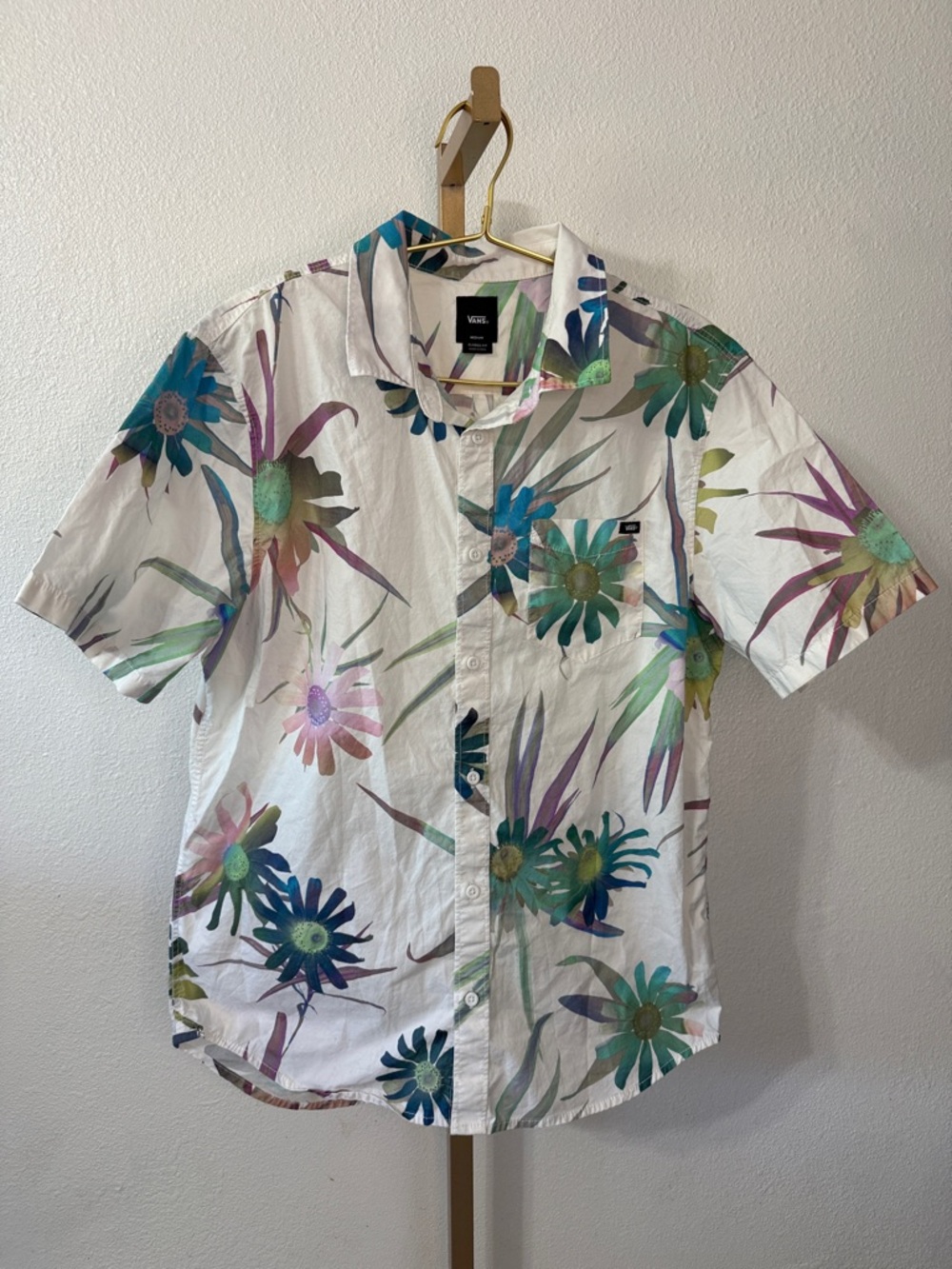 Vans- White Short-Sleeve Floral Button-Down Shirt- medium-classic fit